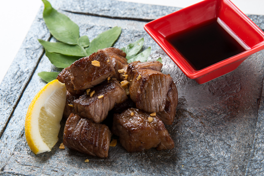 黒毛和牛炭火焼